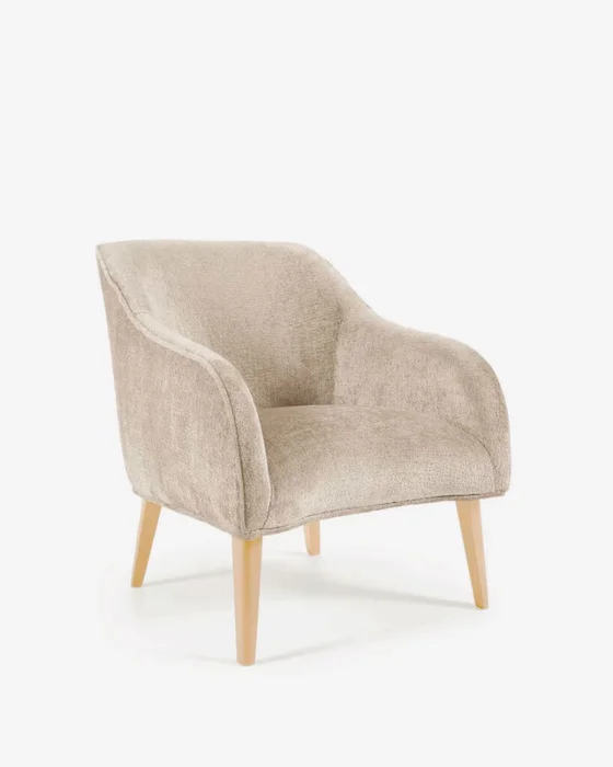 Butaca Bobly de chenilla beige y patas de madera acabado natural en Beige - Butacas, banquetas y puffs, Uruguay | Kavehome