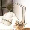 Respaldo con funda con vivos fuelle en Off-white - Dormitorio, Uruguay | Pieza Clave, vista 1 de 20