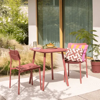 Mesa de comedor Anafi Fix 2p Rojo Bistró en Rojo - Muebles para el exterior, Uruguay | Naterial Uruguay