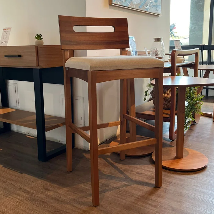 Banqueta Mia - Madera Maciza en Madera natural - Butacas, banquetas y puffs, Uruguay | Balton, vista 6