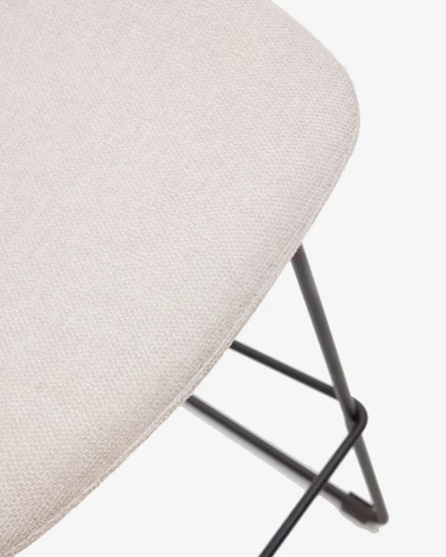 Taburete Zahara - beige y acero con acabado negro altura 65 cm en Marrón - Butacas, banquetas y puffs, Uruguay | Kavehome, vista 4