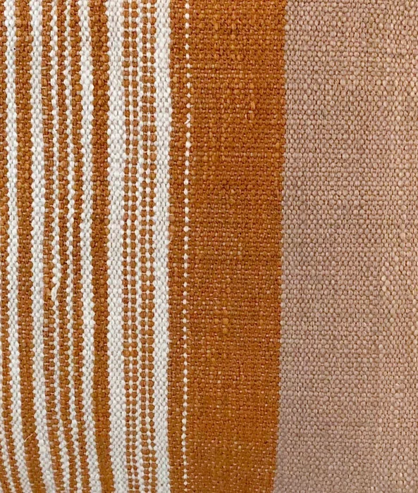 Almohadón Algodón Raya Beige y Tostado Cuadrado en Beige - Textiles, Uruguay | Indrana, vista 2