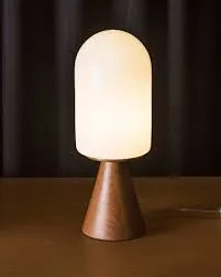 M251 en Madera natural - Lámparas de mesa, Uruguay | Unik