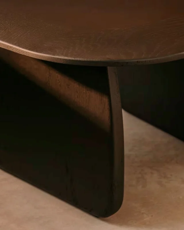 Mesa auxiliar Pirita de madera maciza de roble con - acabado negro 70,6 x 70 cm FSC 100% en Negro - Mesas de arrimo, Uruguay | Kavehome, vista 3