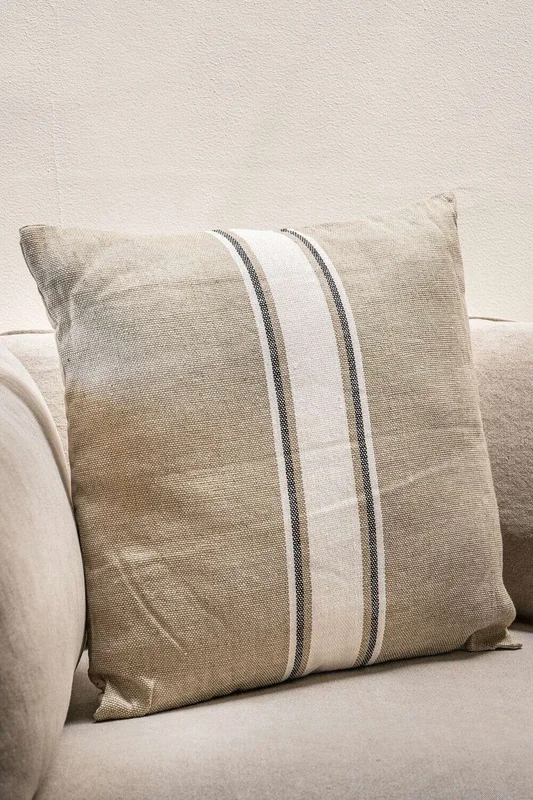 ALMOHADON FERMIN - 50 X 50 CMS en Beige - Textiles, Uruguay | La Iberica, vista 5