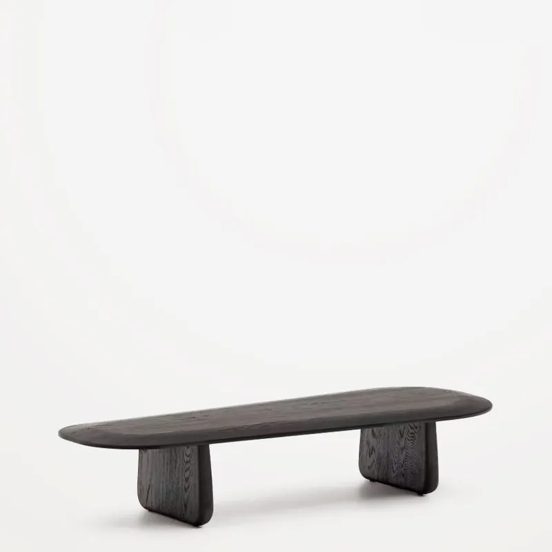 Mesa de centro Pirita de madera maciza de roble con - acabado negro, 146 x 56,5 cm FSC 100% en Marrón - Mesas de living, Uruguay | Kavehome
