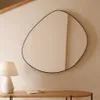 Espejo Anera de acero 93 x 90 cm en Negro - Espejos, Uruguay | Kavehome, vista 2 de 5