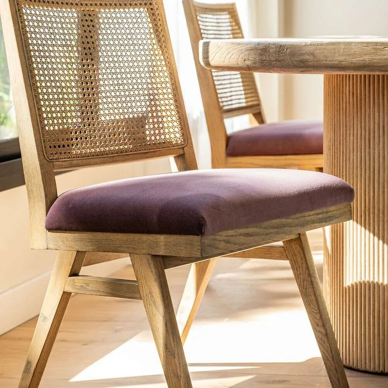 SILLA MODERNA CON ESTERILLA - TERCIOPELO UVA en Violeta - Sillas, Uruguay | La Iberica