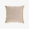 Almohadón Sweeney 100% algodón - rayas blanco y beige 45 x 45 cm en Beige, Uruguay | Kavehome, vista 1 de 4