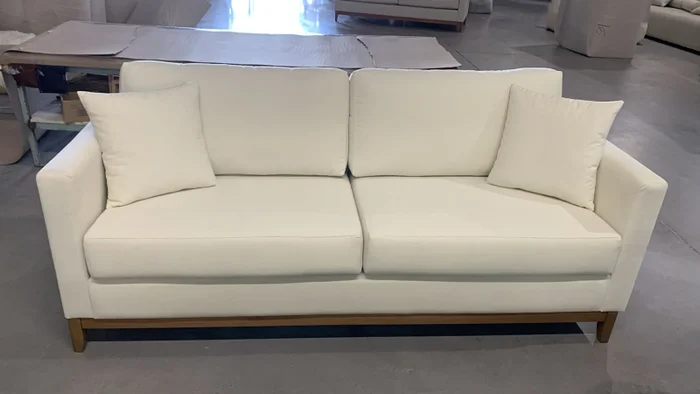 Sofá Felini 2 Cuerpos (160cm) – Blanco Aqua Block en Blanco - Sillones y sofás, Uruguay | Berna home, vista 2