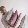 ALMOHADON TERCIOPELO - UVA - 55 X 55 CMS en Violeta - Textiles, Uruguay | La Iberica, vista 2 de 5