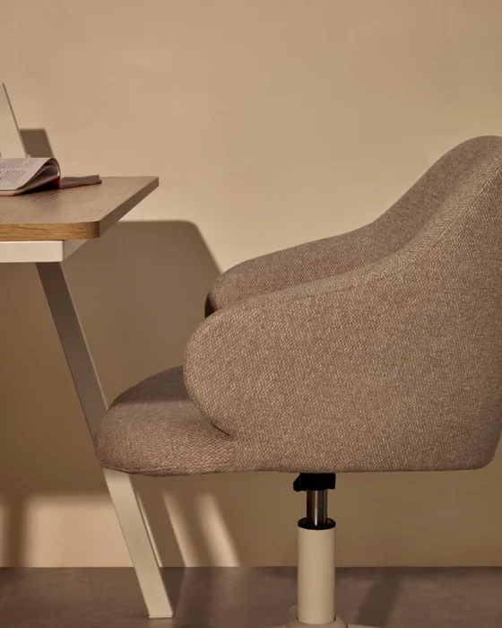 Silla de escritorio Einara - gris claro en Gris - Escritorios y sillas de escritorio, Uruguay | Kavehome, vista 3