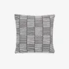 Almohadón Levu 100% algodón a rayas negro y blanco 45 x 45 cm en Multicolor - Textiles, Uruguay | Kavehome, vista 1 de 3