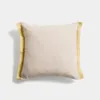 Almohadón Disea de lino beige con detalle amarillo 45 x 45 cm en Beige - Textiles, Uruguay | Kavehome, vista 1 de 4