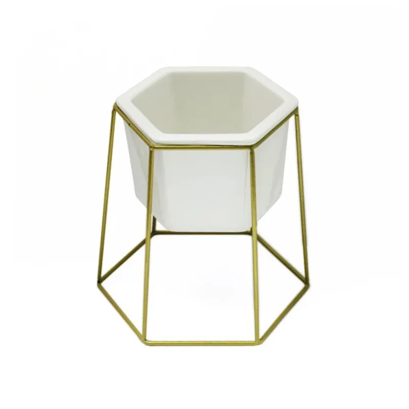 MACETA CERAMICA HEXA C/BASE D17x20CM BLANCO/DORADO en Blanco - Macetas, Uruguay | Koz