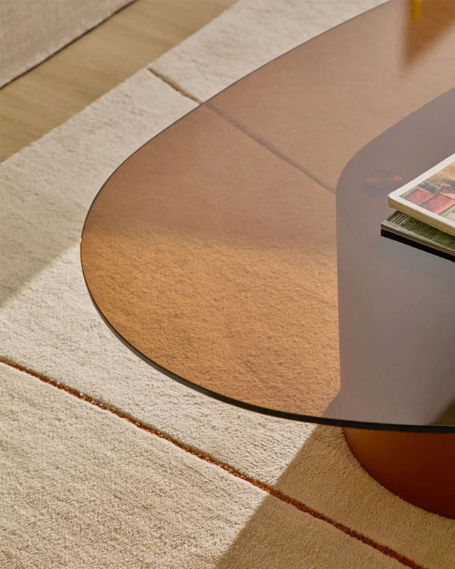 Mesa de centro Olir de vidrio templado y acero marrón 140 x 80 cm en Marrón - Mesas de living, Uruguay | Kavehome, vista 3