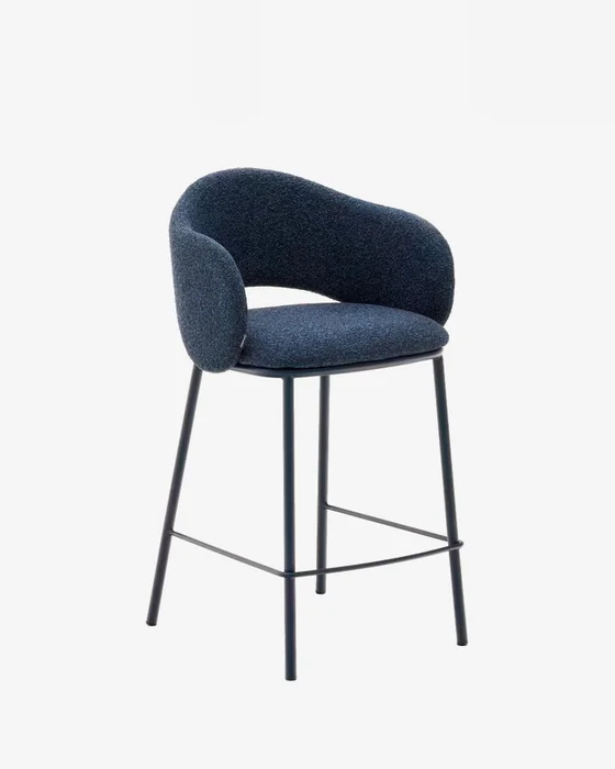 Taburete Maina - de chenilla azul y patas de acero con acabado azul FSC Mix Credit 65 cm en Azul - Butacas, banquetas y puffs, Uruguay | Kavehome