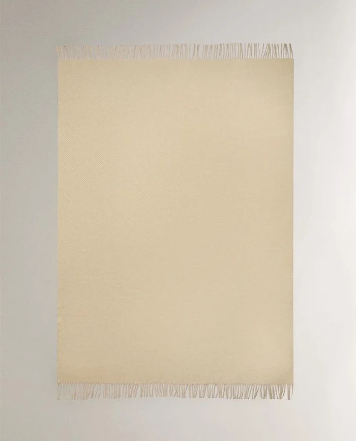 MANTA ESTRUCTURA LISA en Beige - Textiles, Uruguay | Zara Home, vista 2