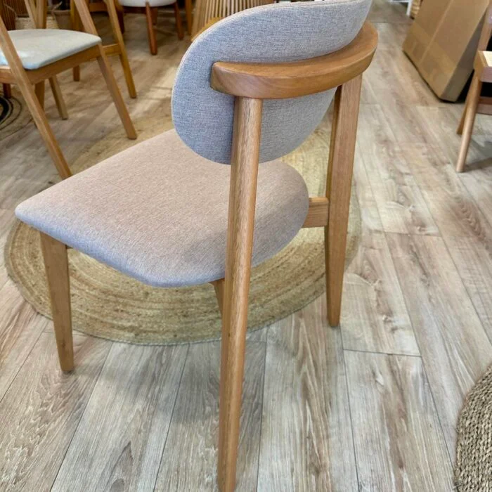 SILLA AXIS Tono madera miel,. tela gris en Marrón - Muebles, Uruguay | Indrana, vista 4