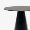 Mesa auxiliar Wilshire de cristal templado y metal con acabado pintado negro mate Ø 50 cm en Negro - Mesas de arrimo, Uruguay | Kavehome, vista 4 de 5
