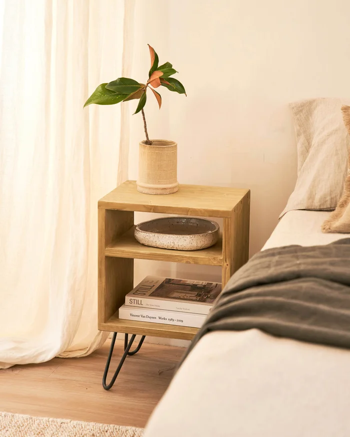Mesita de noche Abel en Madera natural - Mesas de luz, Uruguay | Treehouse Deco, vista 2