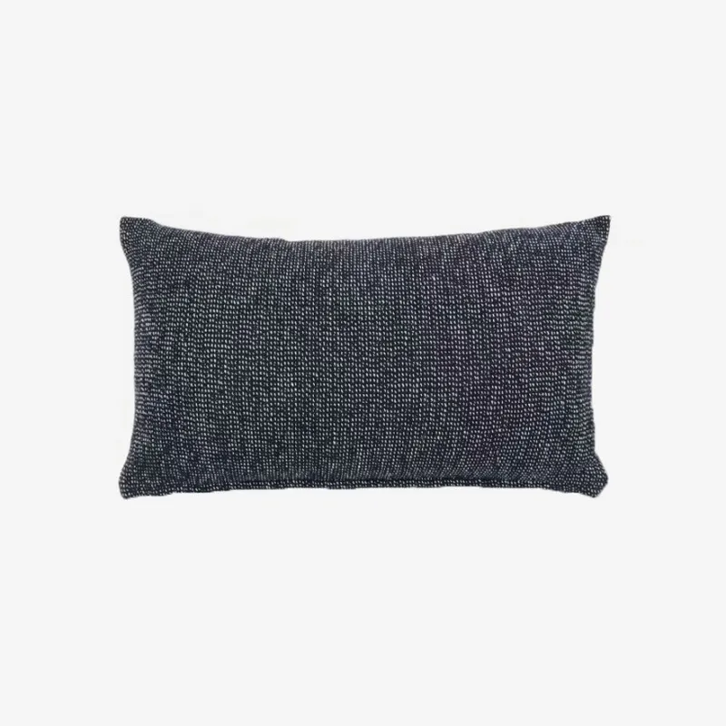 Almohadón Tapla mezcla algodón negro 30 x 50 cm en Negro - Textiles, Uruguay | Kavehome