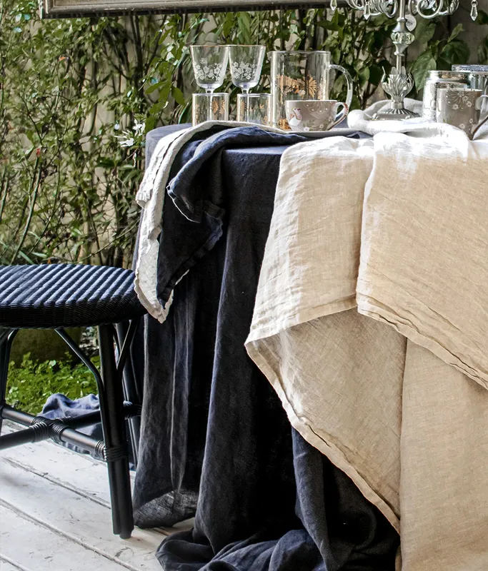 MANTEL LINO NEGRO en Negro - Textiles, Uruguay | Sentido Jose Ignacio