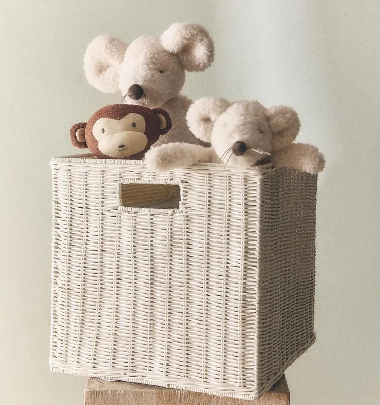 CESTA CUBO RATÁN en Blanco - Canastos, Uruguay | Zara Home