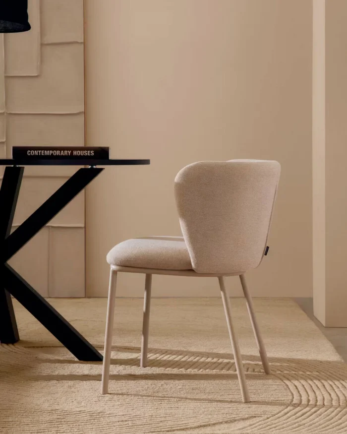 Silla Ciselia de chenilla beige y acero beige FSC Mix Credit en Beige - Sillas, Uruguay | Kavehome, vista 2