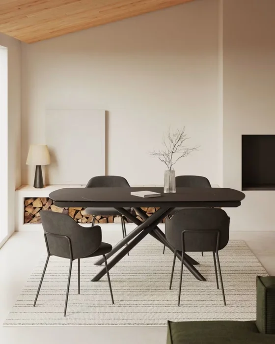 Silla Yunia - gris oscuro con patas de acero con acabado pintado negro en Negro - Sillas, Uruguay | Kavehome, vista 3
