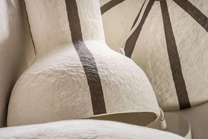 LAMPARA DE TECHO OLIVIA - PAPEL MACHE RAYAS - Lámparas colgantes, Uruguay | La Iberica, vista 2