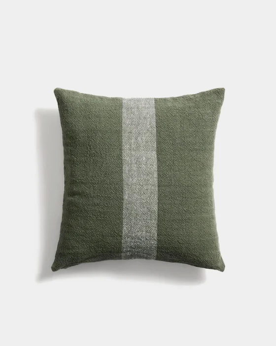 Almohadón Nurei de algodón y lino verde 50 x 50 cm en Verde - Textiles, Uruguay | Kavehome