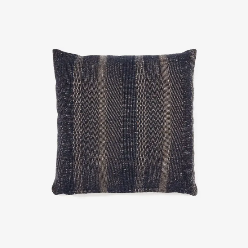 Almohadón Sunta de algodón, rayas azul oscuro 50 x 50 cm en Azul - Textiles, Uruguay | Kavehome