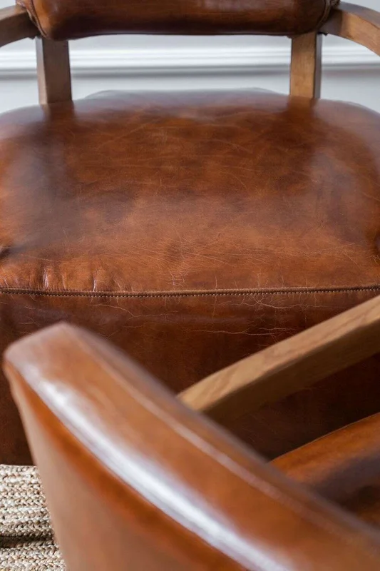 BUTACA WOOLY - WALNUT Y CUERO ITALIANO ENVEJECIDO en Marrón - Butacas, banquetas y puffs, Uruguay | La Iberica, vista 16