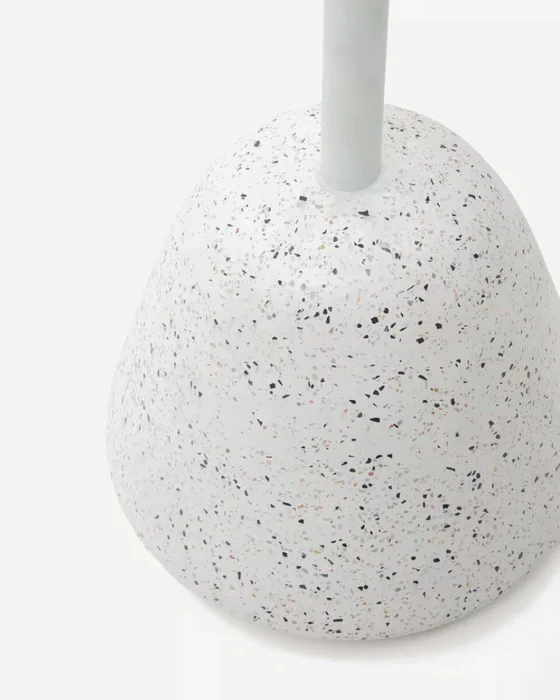 Mesa Saura - redonda de exterior de terrazzo blanco Ø 70 cm en Blanco - Mesas de comedor, Uruguay | Kavehome, vista 6