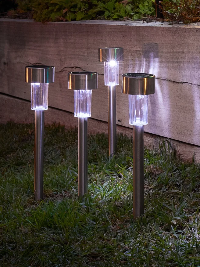 Lámpara solar ALK Ø6xA37cm 4 unidades en Plateado - Muebles para el exterior, Uruguay | JYSK, vista 2