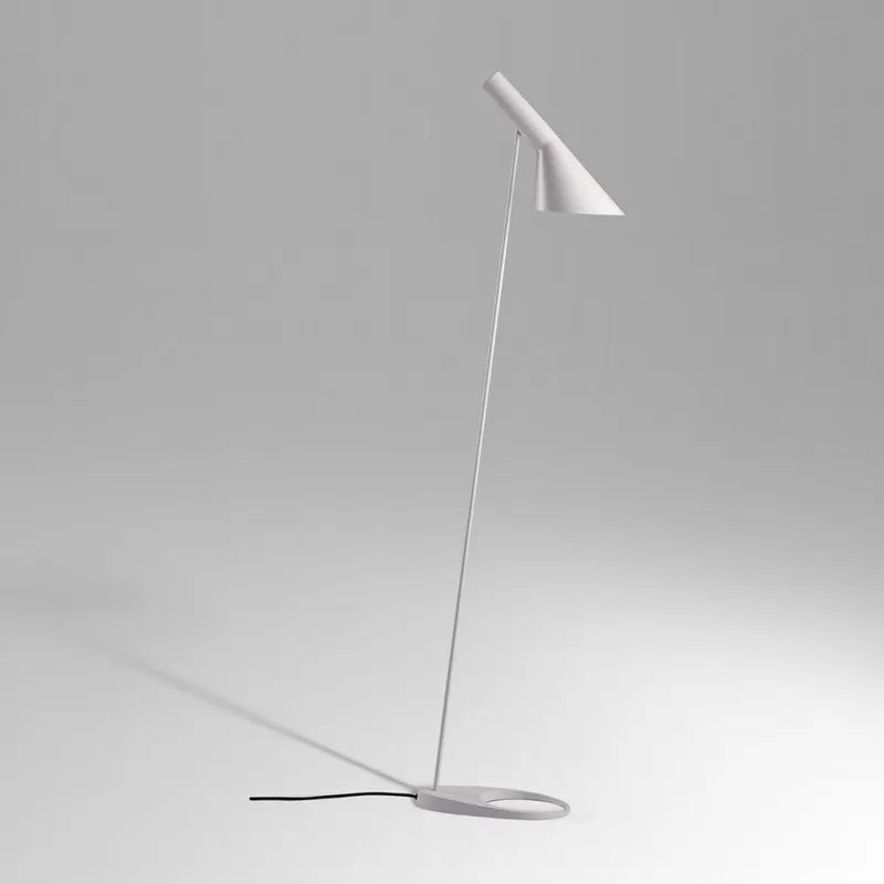 AJ | Arne Jacobsen / Colores en Blanco - Lámparas de pie, Uruguay | Mad for Modern