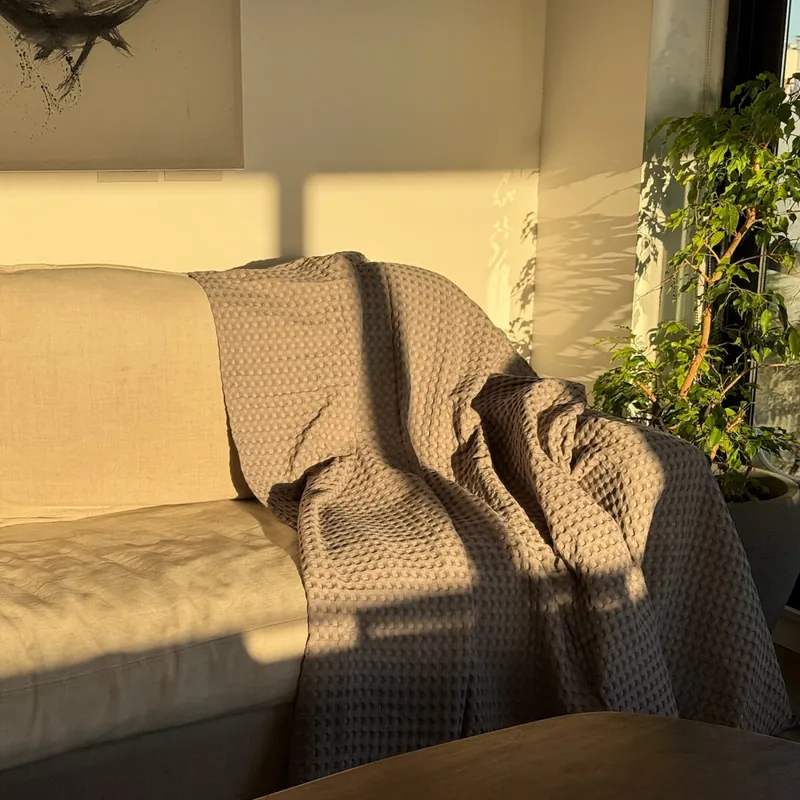 Manta tejida para sillón y cama gris - 180 x 130 cm en Gris - Textiles, Uruguay | Buho Store