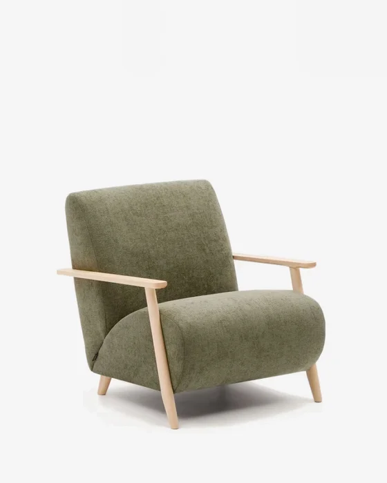 Butaca Meghan de chenilla verde y madera maciza de fresno con acabado natural en Verde - Muebles, Uruguay | Kavehome