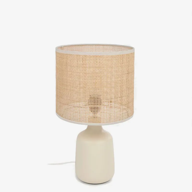 Lámpara de mesa Erna de cerámica blanco y bambú con acabado natural en Multicolor - Lámparas de mesa, Uruguay | Kavehome