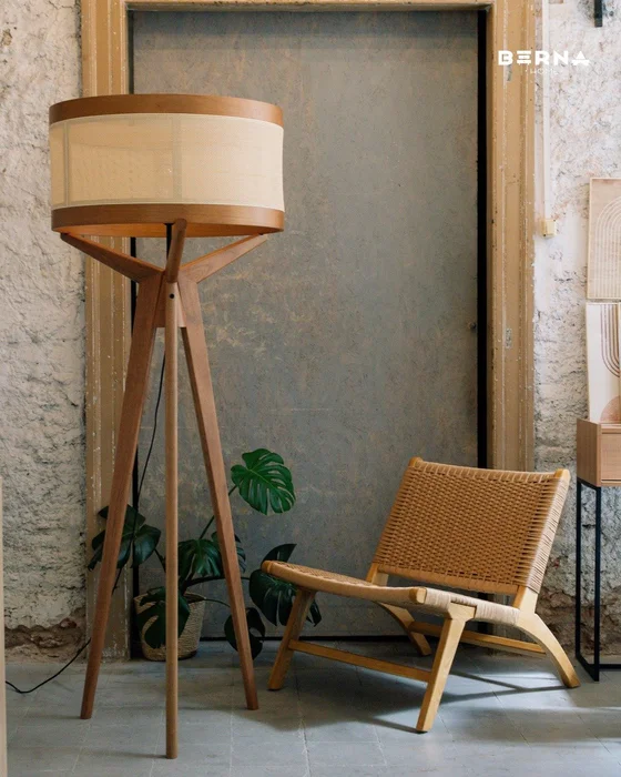 Lámpara de Pie Navi – Madera Natural Tauari - Lámparas de pie, Uruguay | Berna Home, vista 4