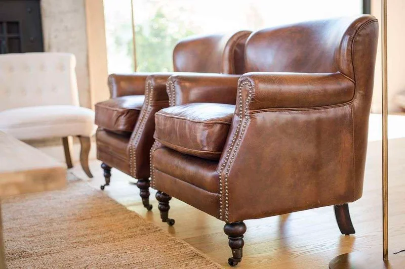 BERGERE CUERO ITALIANO ENVEJECIDO CON TACHAS en Marrón - Sillones y sofás, Uruguay | La Iberica, vista 14