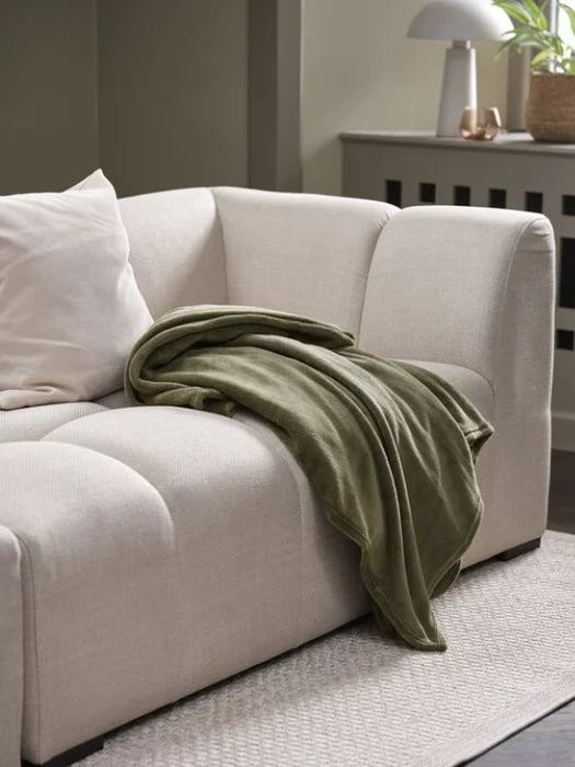 Manta DRAGEHODE 140x200 fleece oliva osc en Verde oliva - Textiles, Uruguay | JYSK, vista 2
