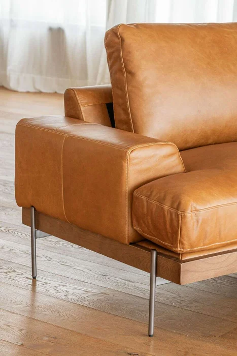 SILLON COSMOPOLITAN - CUERO ITALIANO CARAMELO en Marrón - Sillones y sofás, Uruguay | La Iberica, vista 2