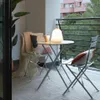 Lámpara de mesa Udiya de polietileno y metal acabado blanco en Blanco - Lámparas de mesa, Uruguay | Kavehome, vista 3 de 8