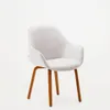 Silla Aleli de chenilla beige y patas de madera maciza de fresno con acabado nogal en Beige - Sillas, Uruguay | Kavehome, vista 1 de 10
