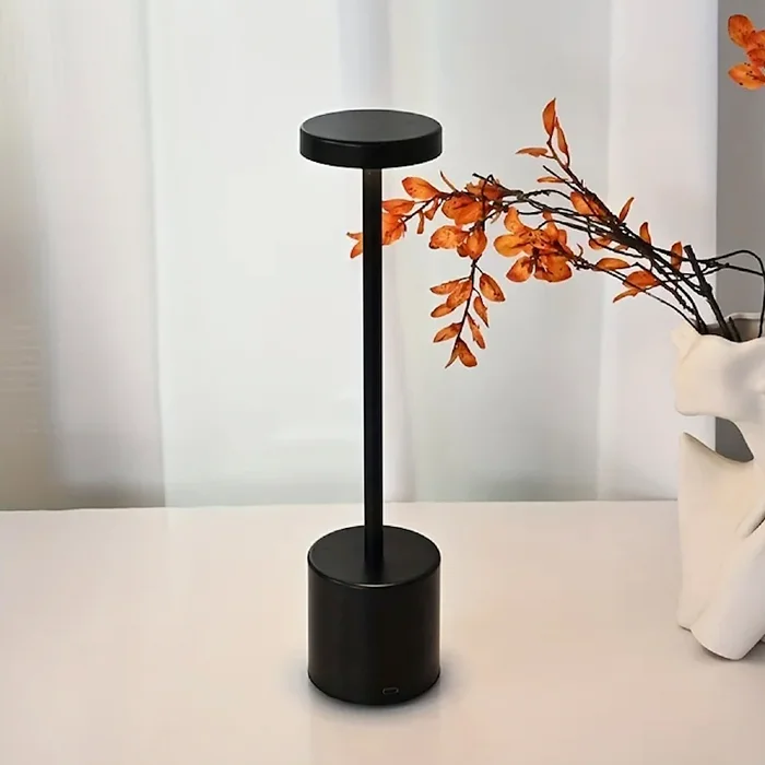 Lampara de mesa Iris recargable USB en Negro - Lámparas de mesa, Uruguay | Alta Gracia Deco, vista 4