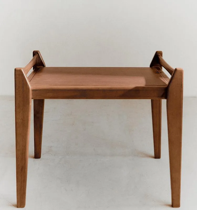 BANCO PEQUEÑO MADERA en Madera natural - Butacas, banquetas y puffs, Uruguay | Zara Home