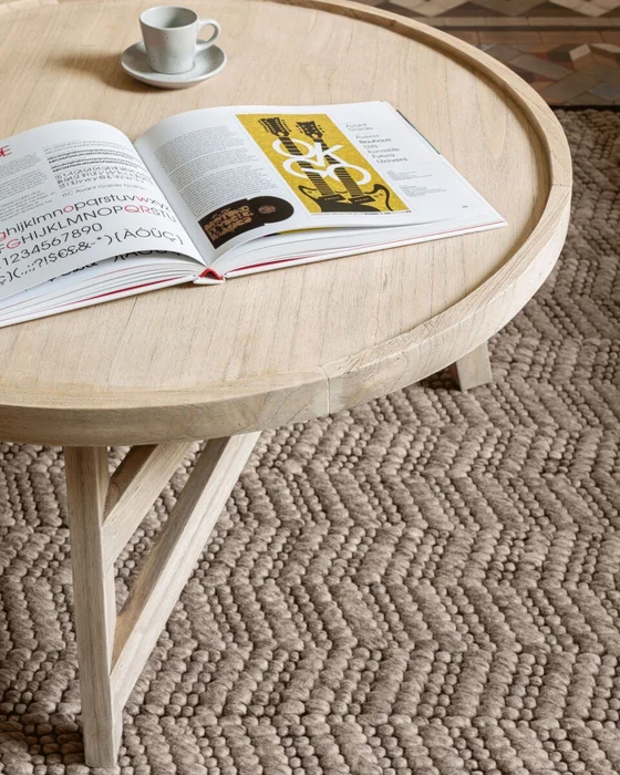 Mesa de centro Tenda madera maciza de mindi Ø 81 cm en Madera natural - Mesas de living, Uruguay | Kavehome, vista 3