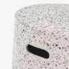 Mesa de centro redonda exterior Jenell terrazo blanco Ø 52 cm en Blanco - Mesas de living, Uruguay | Kavehome, vista 6 de 7